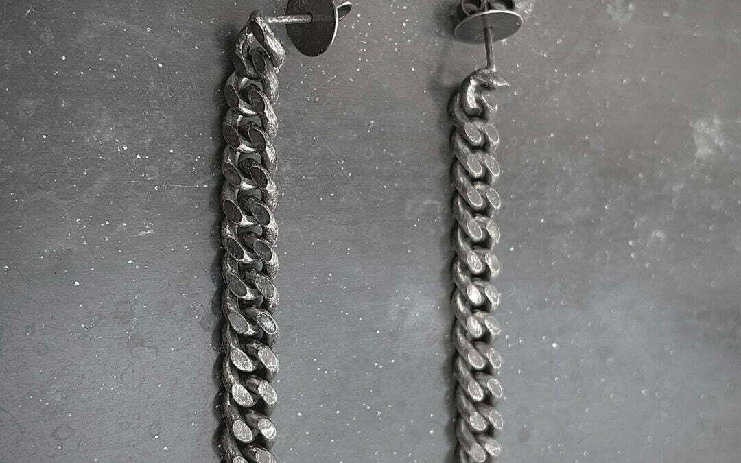 CHAIN earstuds – tank track – long